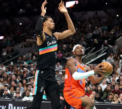 马刺提前锁定西部第二,最后两场将对阵独行侠、掘金